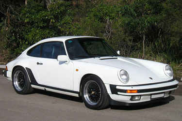 Porsche 911 Carrera 32