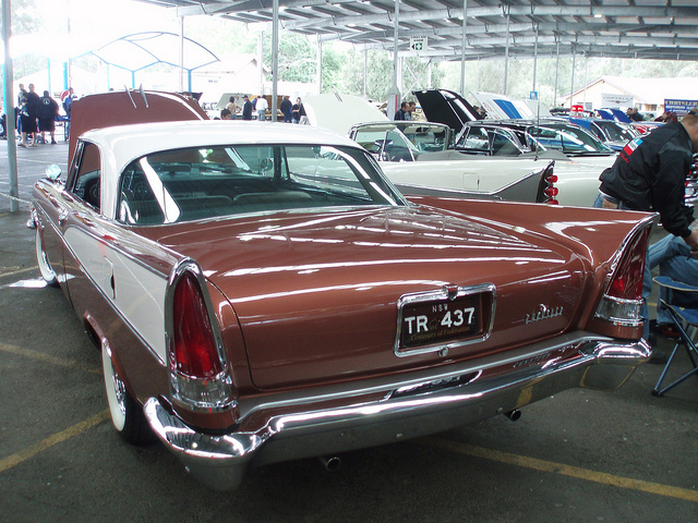 Chrysler Saratoga coupe