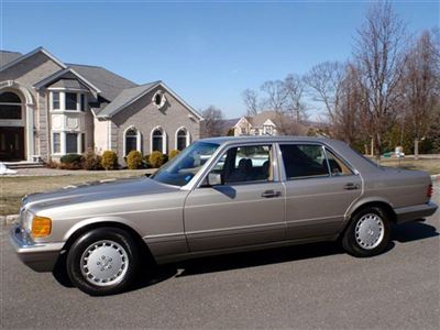 Mercedes-Benz 300 SE Sedan