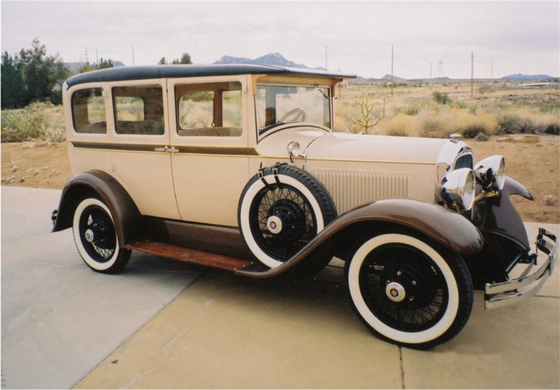 Studebaker Dictator sedan