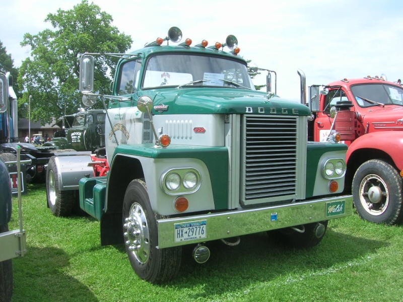 Dodge C-900