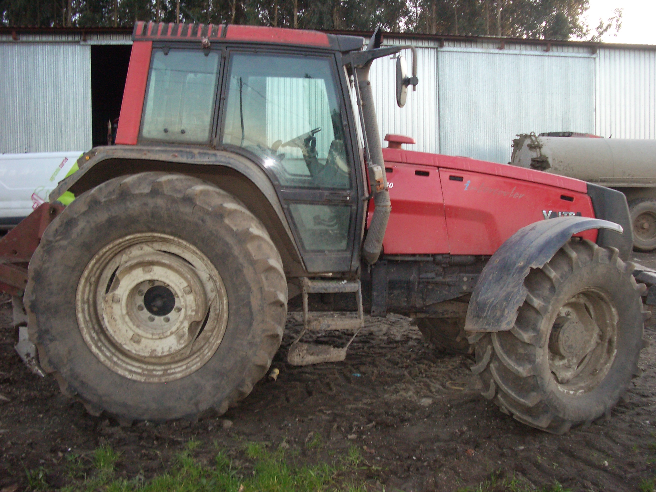 Valtra 8950-4 Hi-Tech