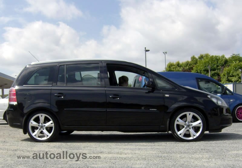 Vauxhall Zafira 18