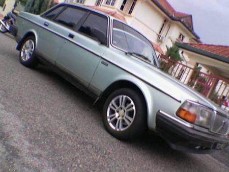 Volvo 240 GL Injection