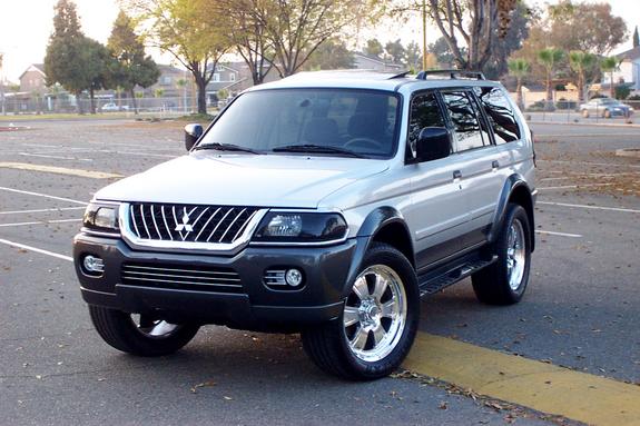 Mitsubishi Montero Sport XLS