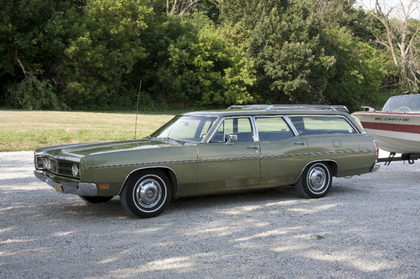 Ford Galaxie 500 Country Sedan wagon