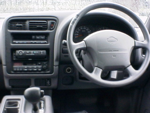 Nissan Serena FX 4WD Nissan Serena FX 4WD