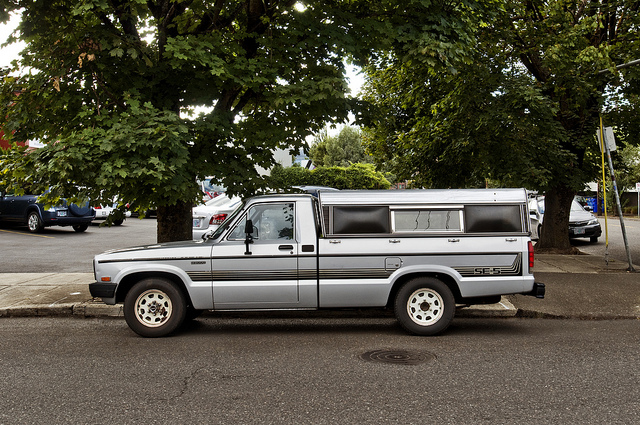 Mazda B2000 SE-5