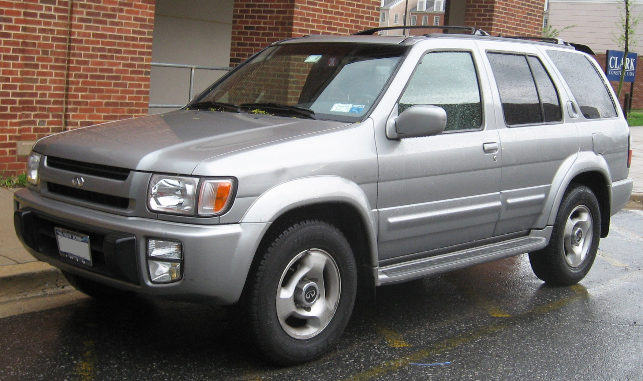 Infiniti QX4