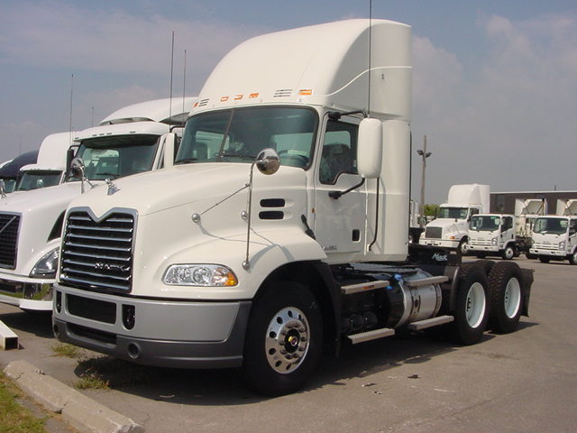 Mack CXU 613 Pinnacle