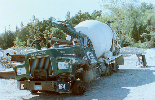 Mack DM600