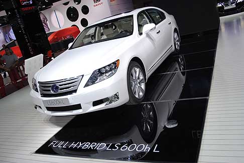 Lexus LS650h