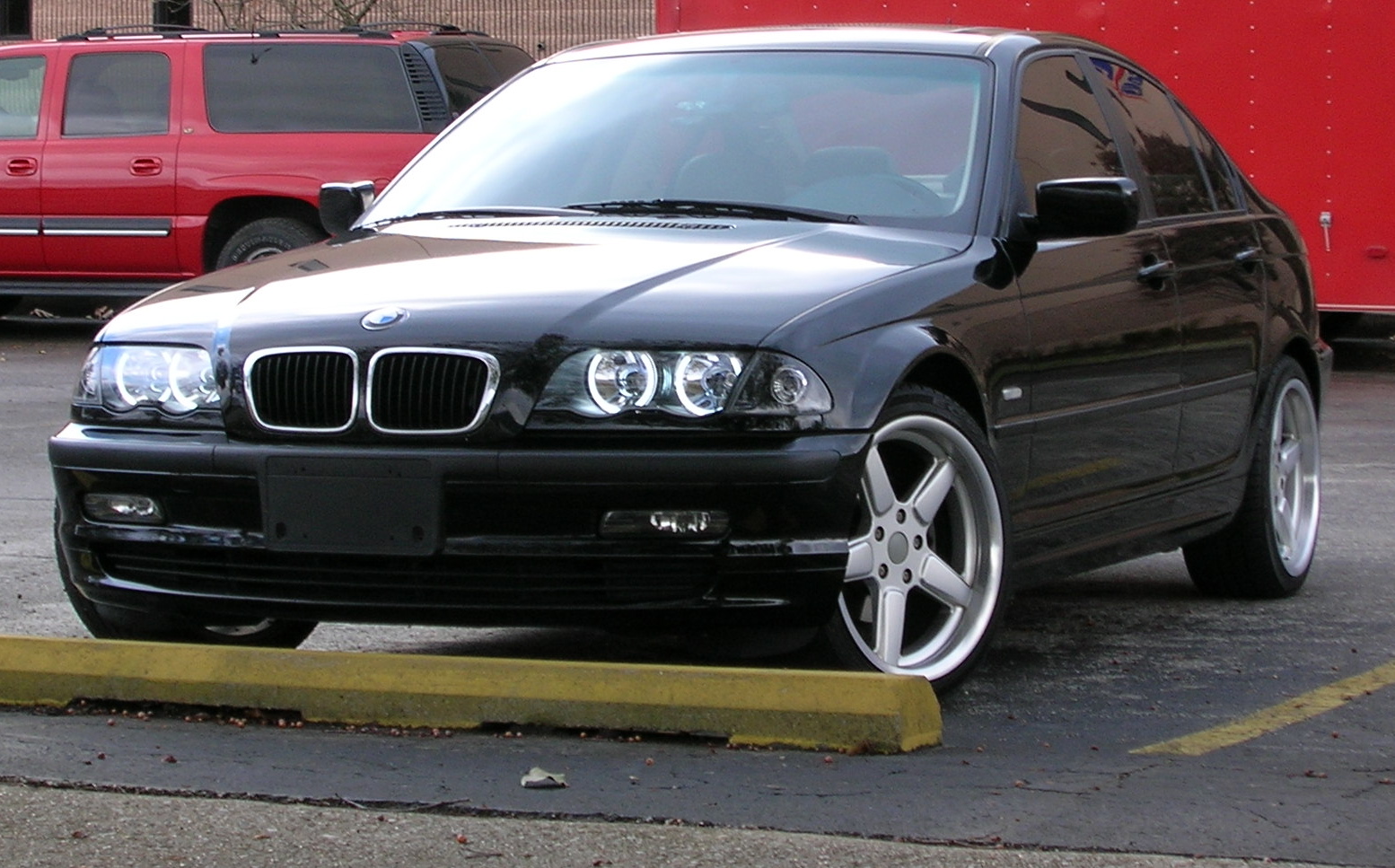 BMW 323i