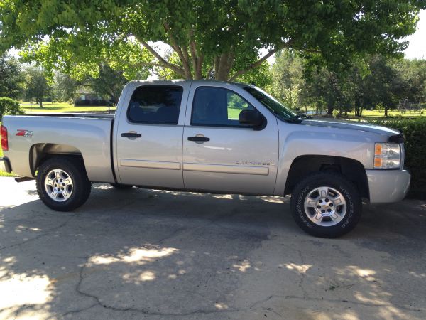 Chevrolet Silverado Z71 LT Crew Cab 4x4