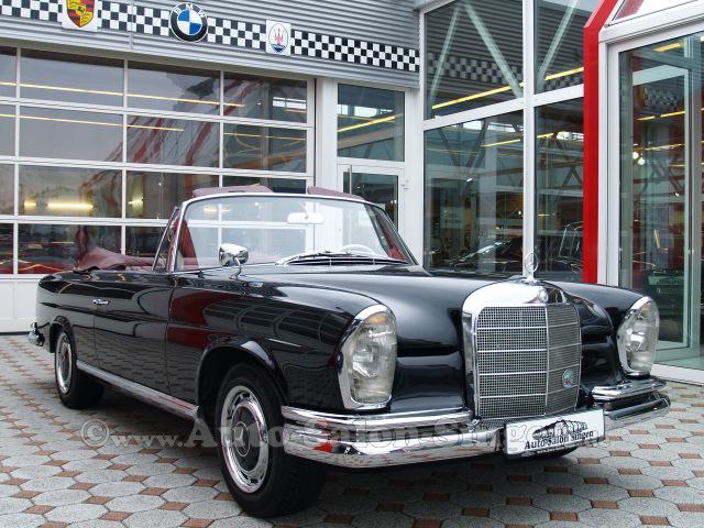 Mercedes-Benz 220 SE