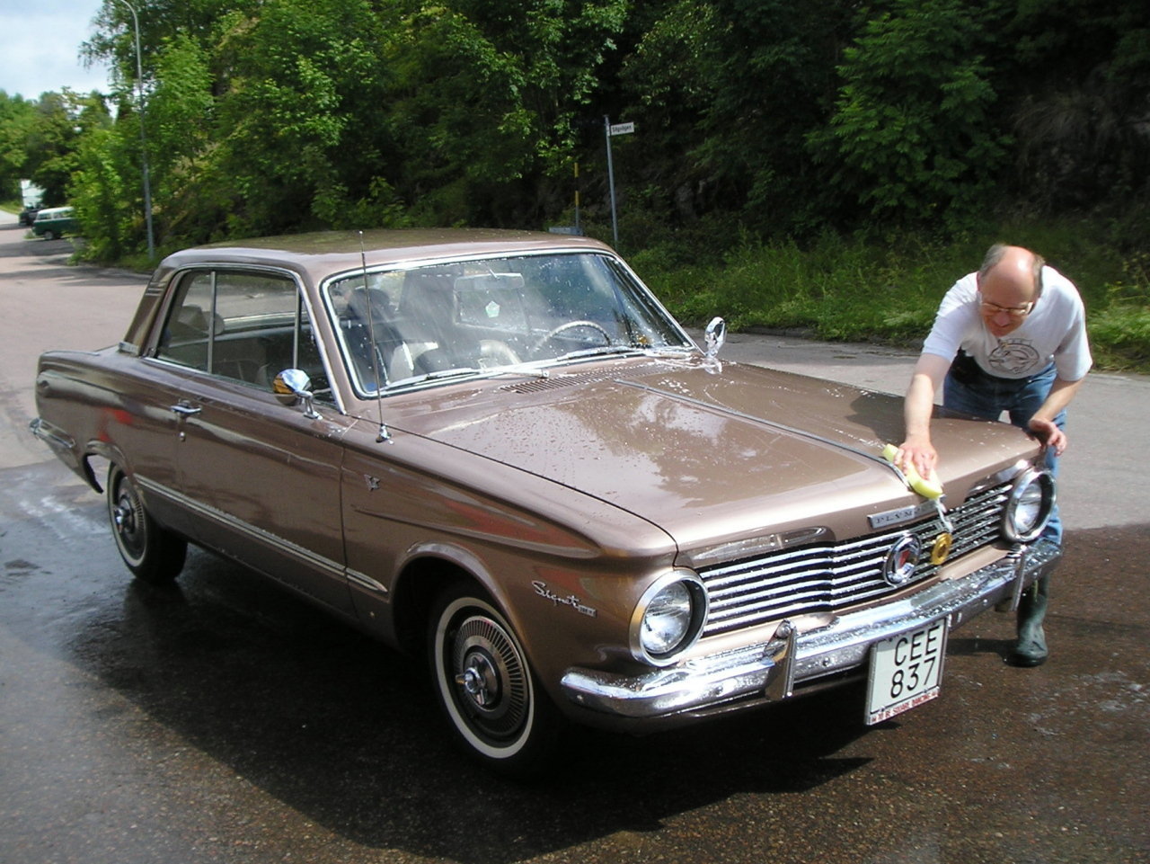 Plymouth Valiant Signet 2dr HT