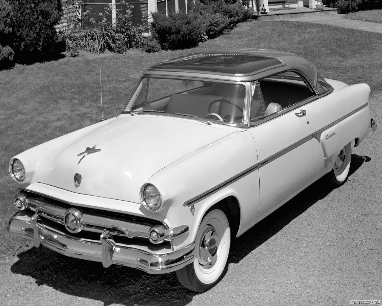 Ford Crestliner Skyliner