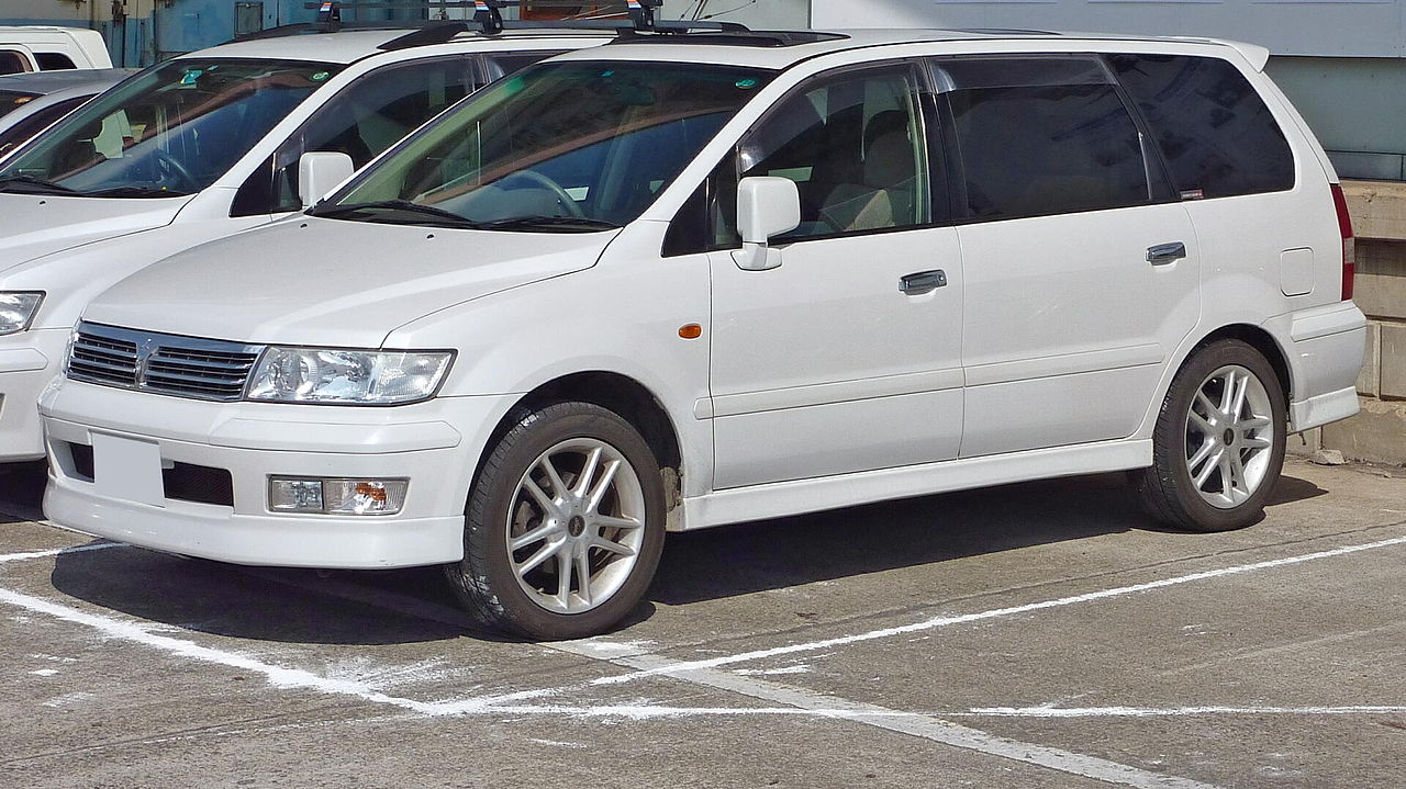 Mitsubishi Grandis 24 MIVEC 6 AT Mitsubishi Grandis 24 MIVEC 6 AT