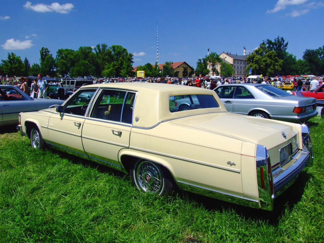 Cadillac Brougham