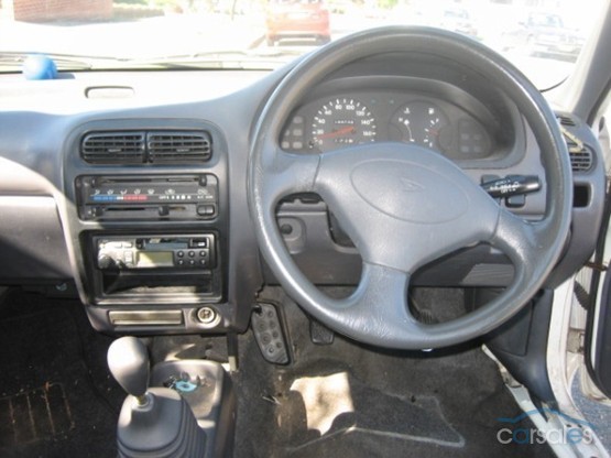 Daihatsu Charade CS 13i