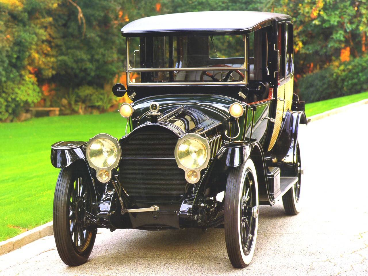 Значимые машинки. Паккард Твин сикс 1916. Packard Twin Six Touring. Паккард автомобиль 1916. Packard Twin Six 1916.