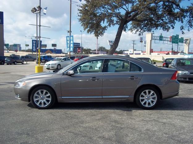 Volvo S80 32