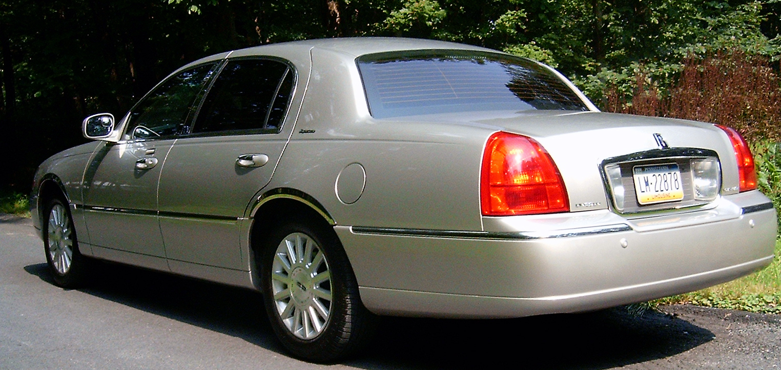 Lincoln Towncar Signature Series