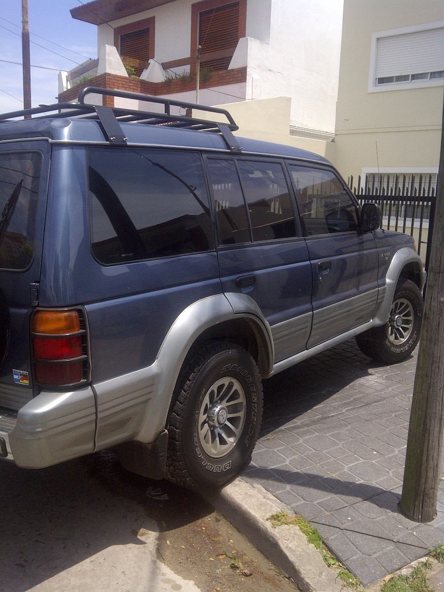 Mitsubishi Montero SR V6