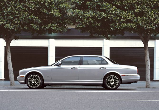 Jaguar XJ8L