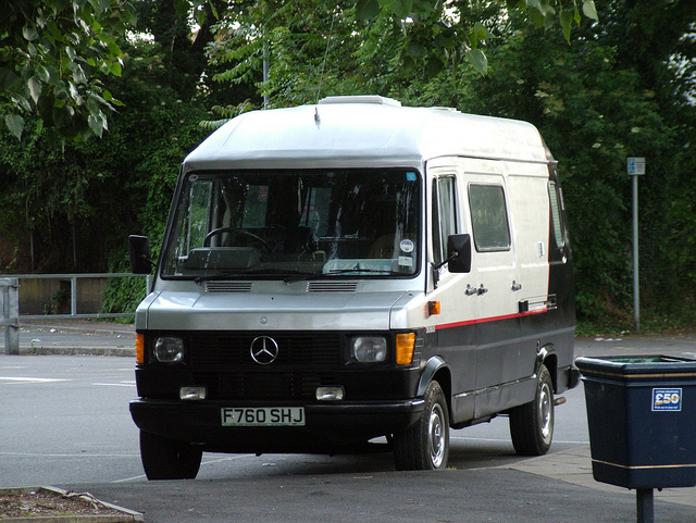 Mercedes-Benz 308