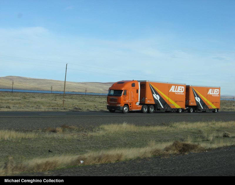 Freightliner Argosy COE