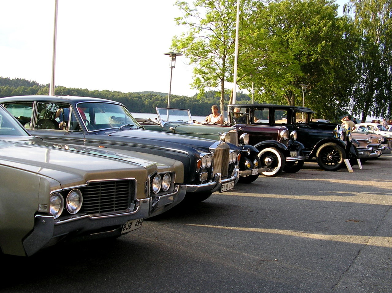 Oldsmobile Delta 88 2dr HT