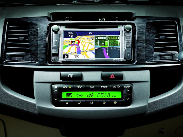 Toyota Fortuner SR 30 D-4D