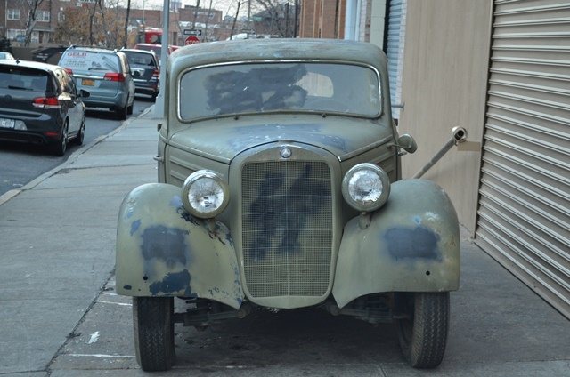 Mercedes-Benz 170S sedan