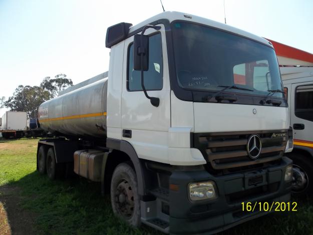 Mercedes-Benz Actros 3335