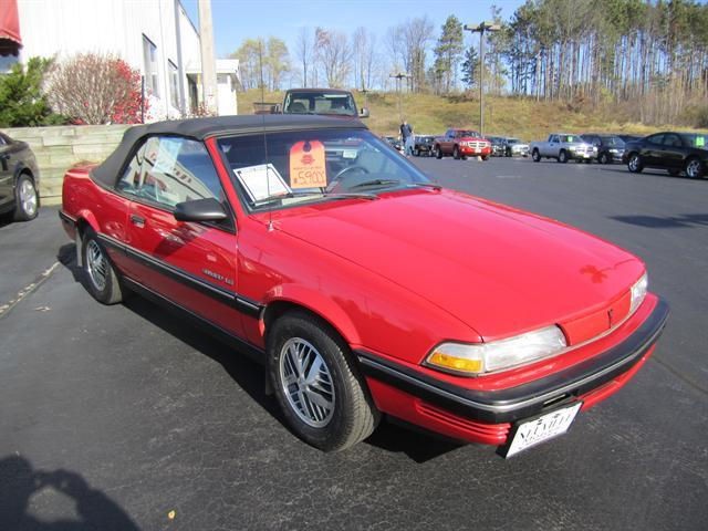 Pontiac Sunbird LE 4dr