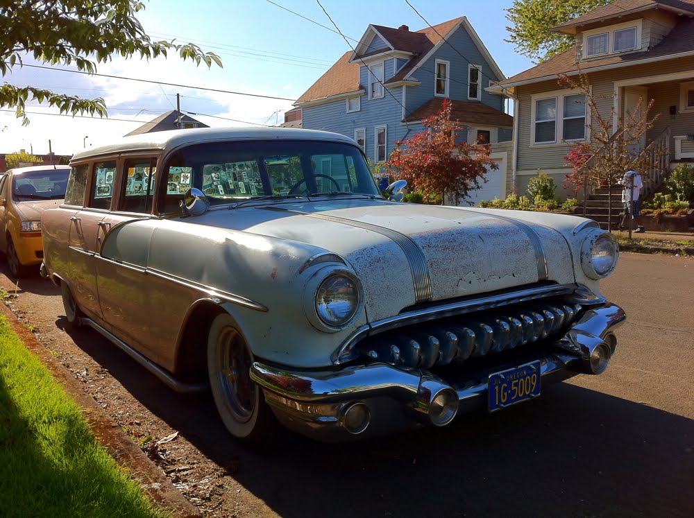 Pontiac Chieftain 4-dr Wagon