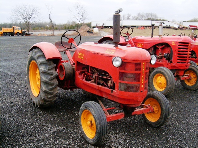 Massey-Harris 102 Junior