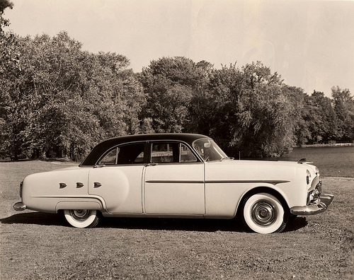 Packard 200 De Luxe 4dr