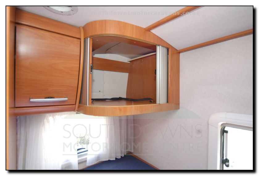 Mercedes-Benz Hymer S740