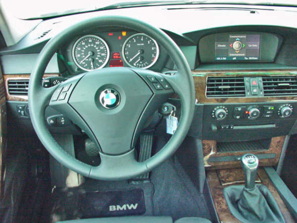 BMW 525