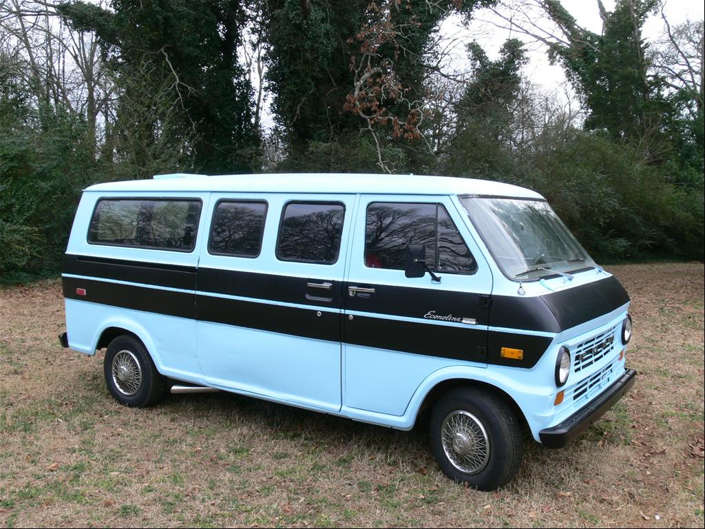 Ford Econoline 100