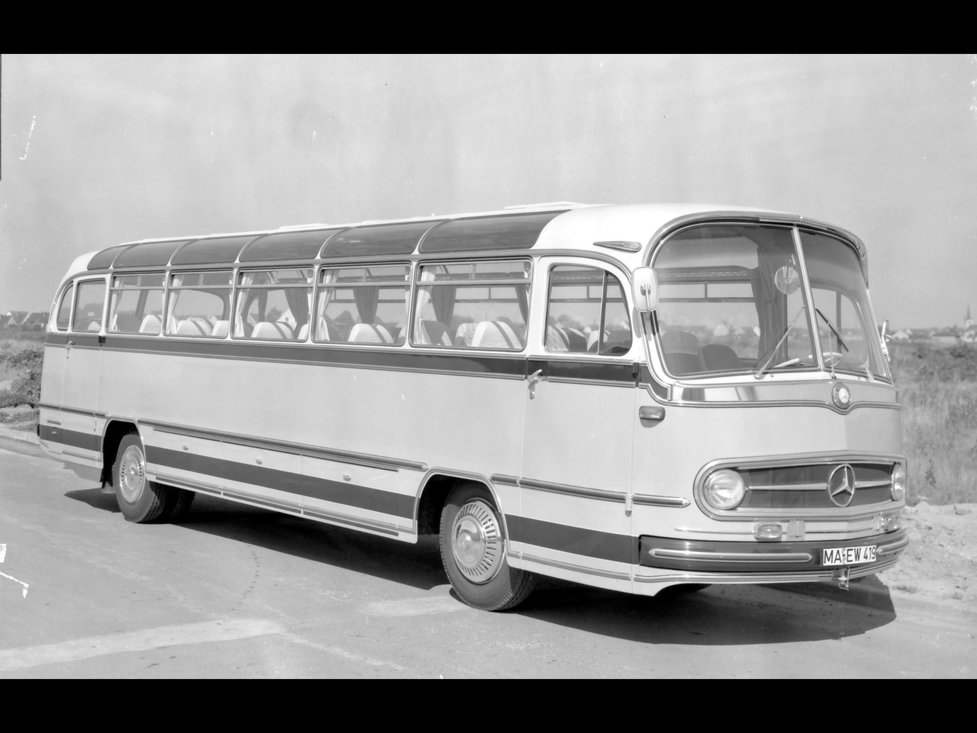 Mercedes-Benz O321