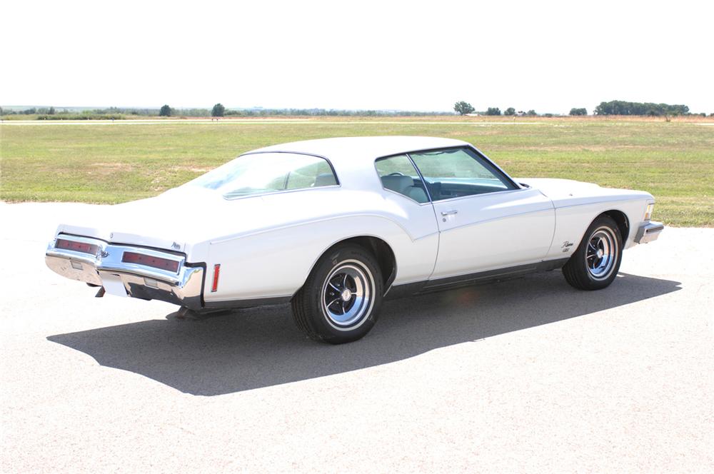 Buick Riviera GS stage 1