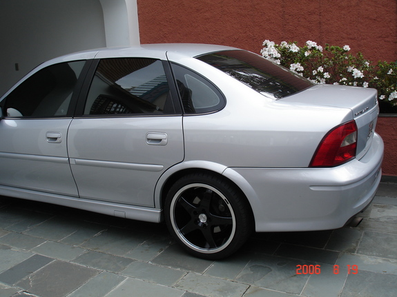 Opel Vectra GLS 20i