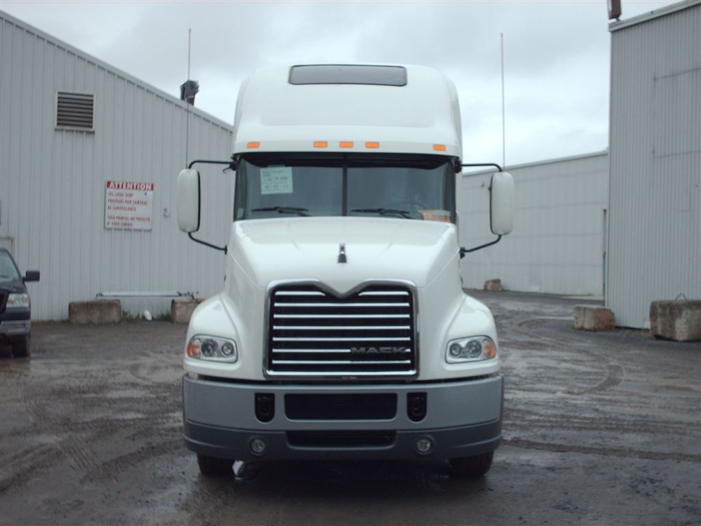 Mack CXU613 Pinnacle