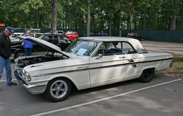 Ford Fairlane Thunderbolt replica