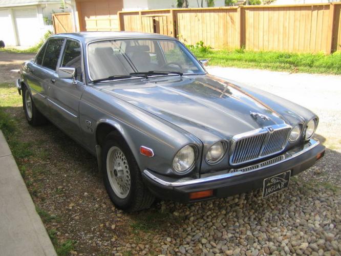Jaguar XJ12 Vanden Plas