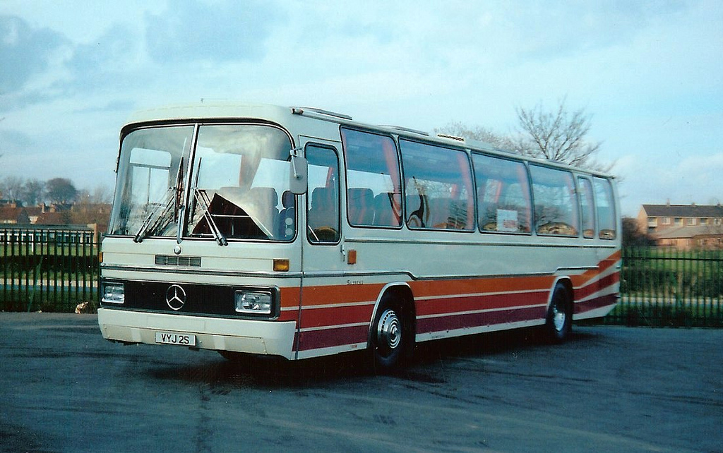 Mercedes-Benz O303