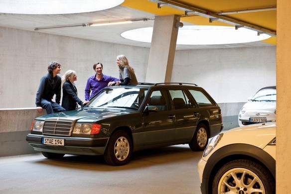 Mercedes-Benz 250 TD hearse